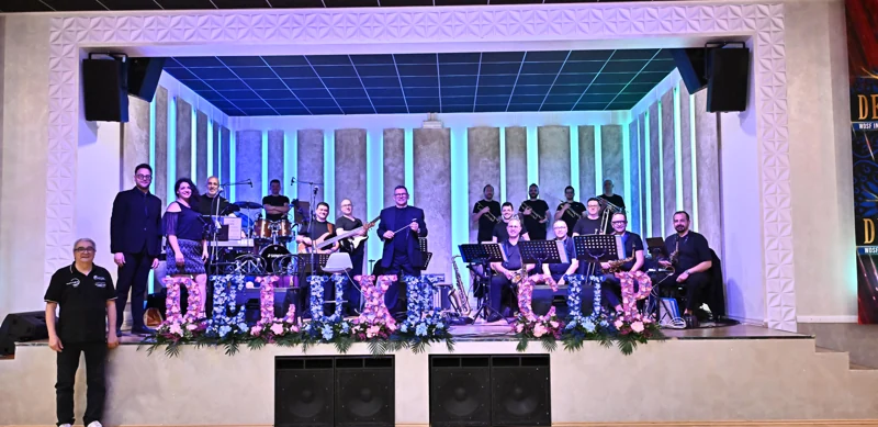 L’orchestra al completo